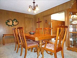5th image of 211 Brent St