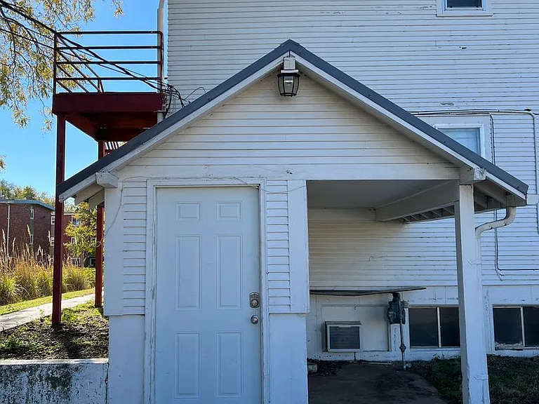 1200 N Severance St — Photo 18