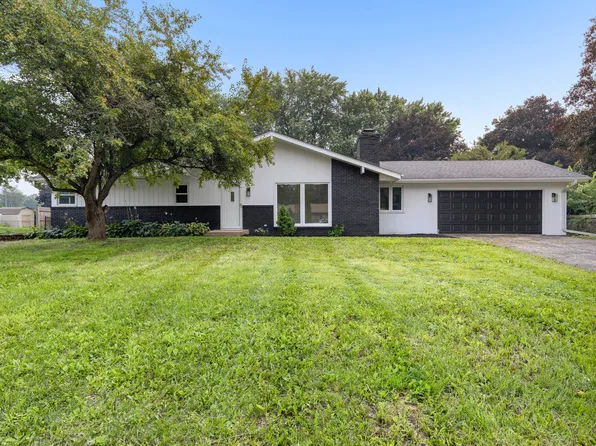 3162 Far Hill Rd, Rockford, IL 61109