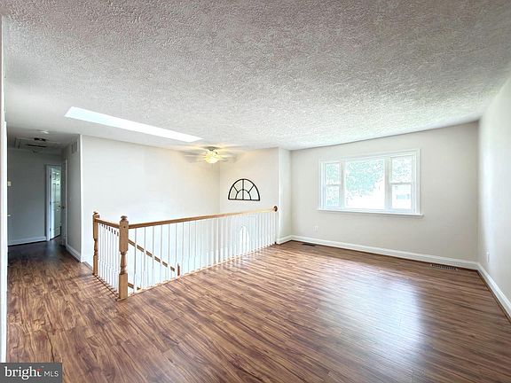 3rd image of 8205 Millfield Ct
