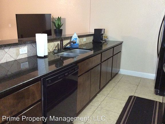 4th image of 301 Starlite Dr