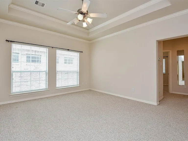 3206 Holly Crossing Dr — Photo 18