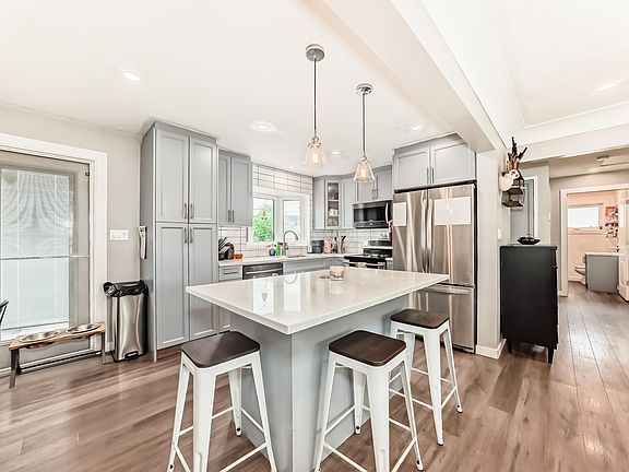 5th image of 12423 75th St NW