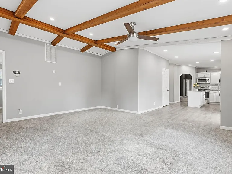1137 2nd Ave — Photo 33