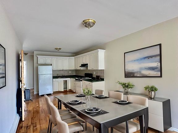 3rd image of 3115 Steinway St #2