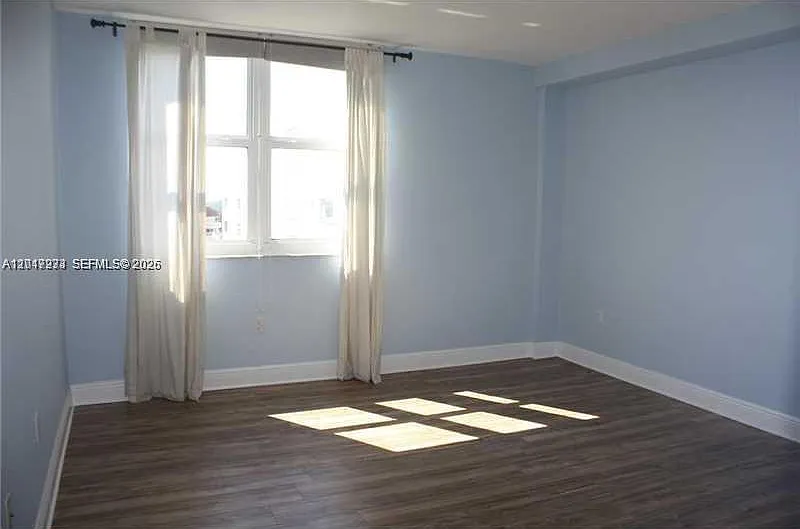 Island Pointe Condo — Photo 2