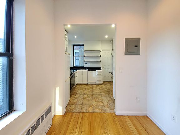 4th image of 238 E 58th St #36