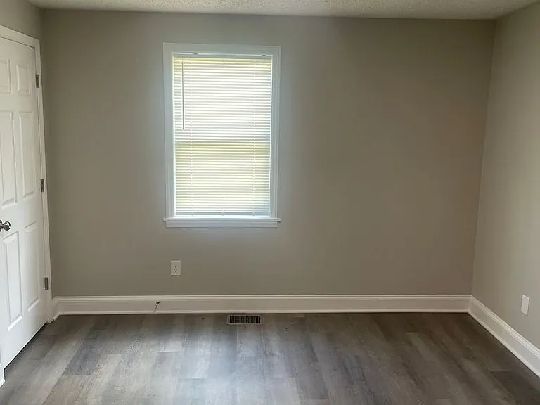 4509 Lansing Dr — Photo 4