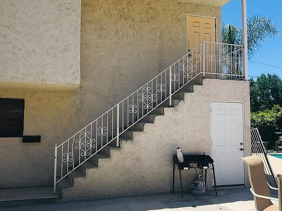 3rd image of 5505 Coldwater Canyon Ave