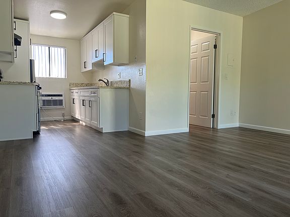 3rd image of 7424 Radford Ave APT 209