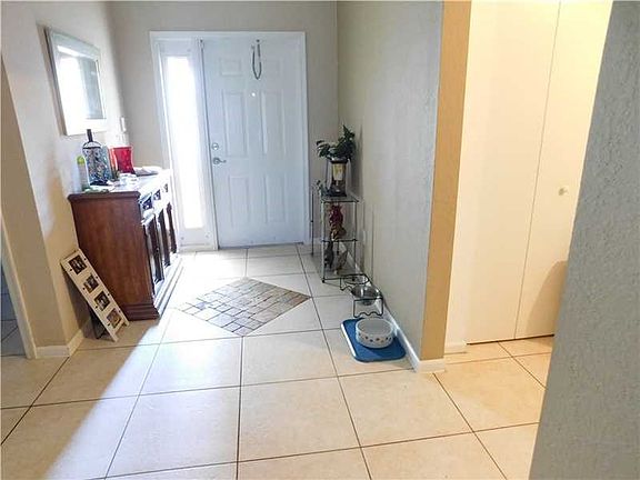 2nd image of 4713 SW 13th Ct #4713