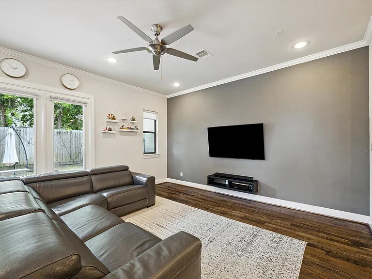 4205 Koehler St #A — Photo 3