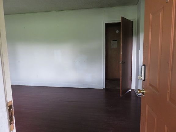 4th image of 312 Thomas St