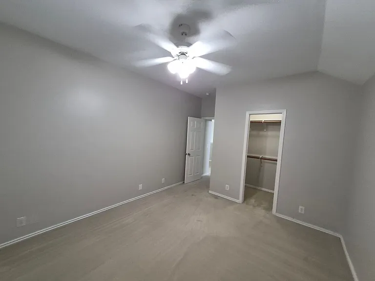 712 Moss Wood — Photo 35