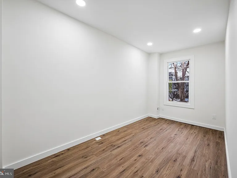 1702 N Stillman St — Photo 8