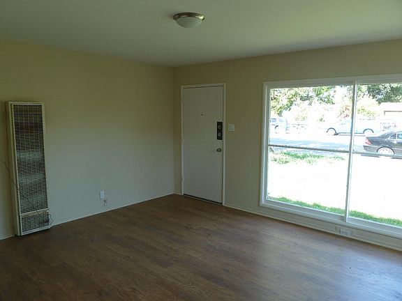 3rd image of 3526 E Hills Dr