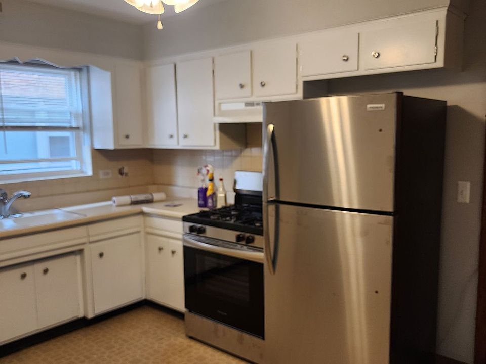 2nd image of 7534 W Lawrence Ave #1S