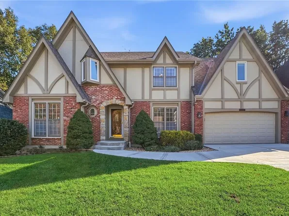 12221 Farley St, Overland Park, KS 66213