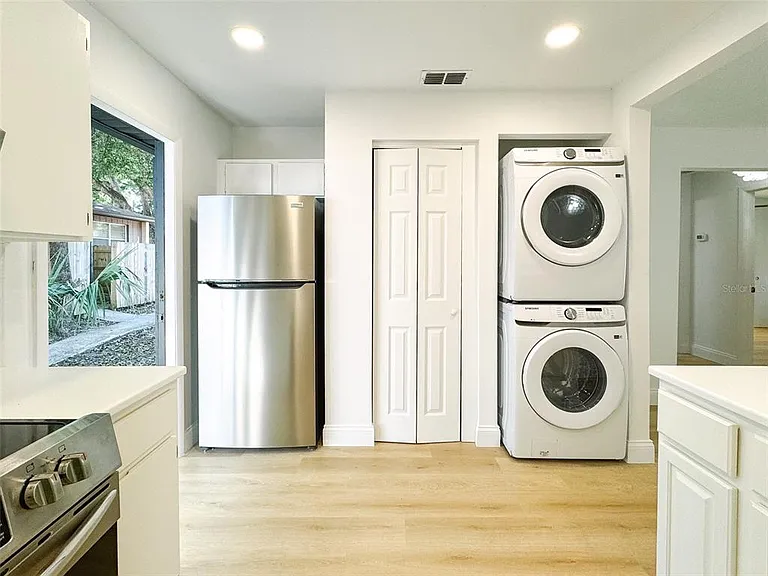 722 Angelina Ln — Photo 6