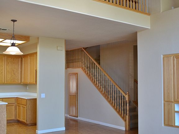 3rd image of 1398 Linfield Dr