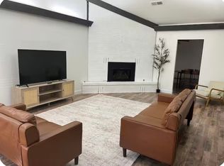 304 SW 11th St, Bentonville, AR 72712