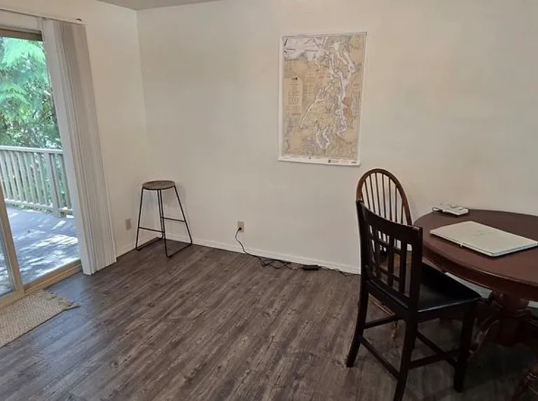 530 NW Carolyn Ln — Photo 9
