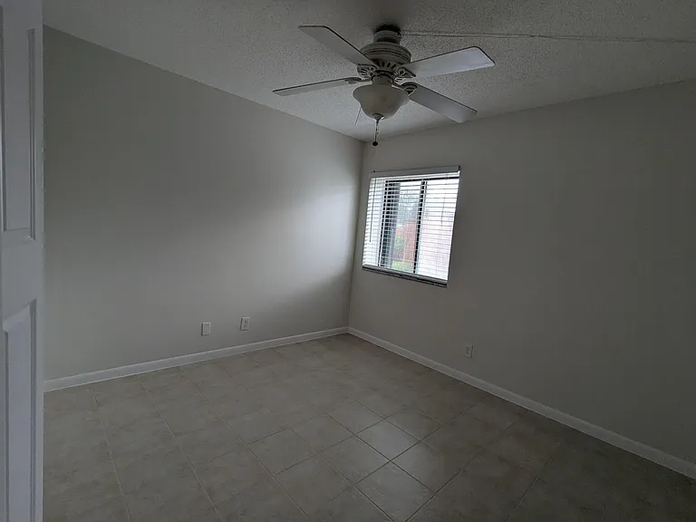 2191 White Pine Cir #D — Photo 23