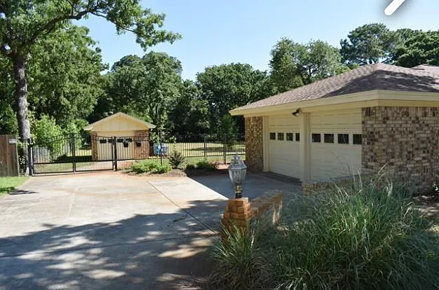 Building Photo - 600 Colleyville Ter
