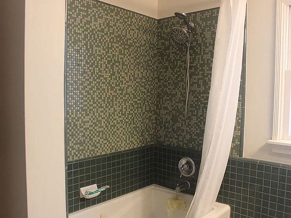 5th image of 140 N Katherine Dr
