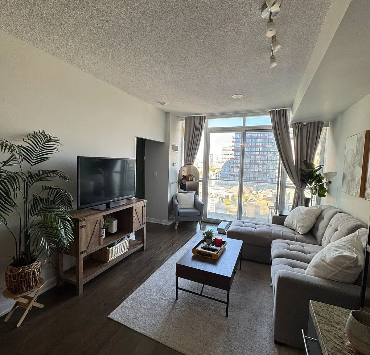 2 bed, $2,600 — Photo 3