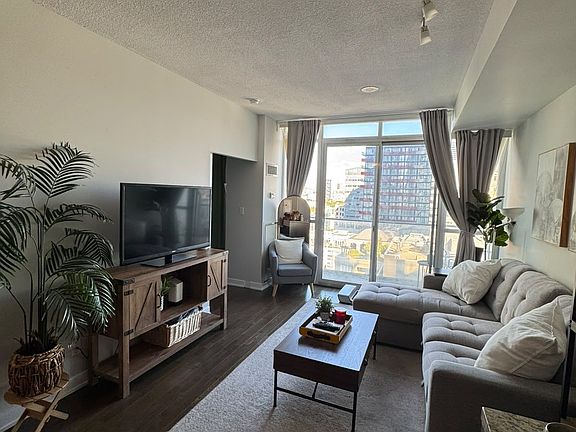 3rd image of 126 Simcoe St Unit 2005