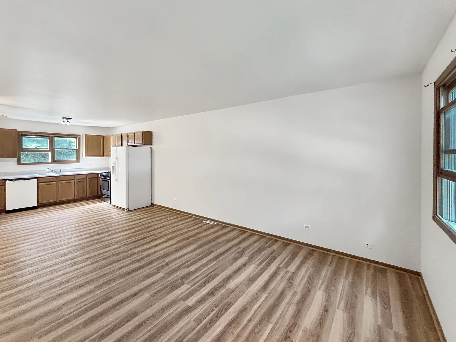 3745 Johns Manville Avenue - 1 — Photo 2