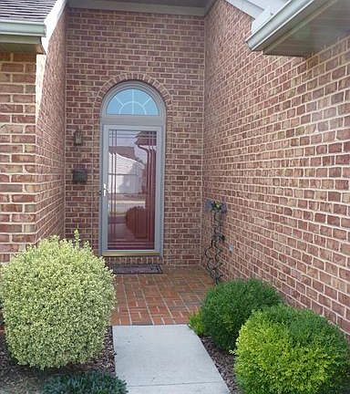 5th image of 72 Chadwick Dr