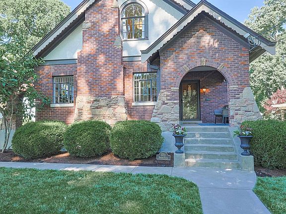 4th image of 3711 Petoskey Ave