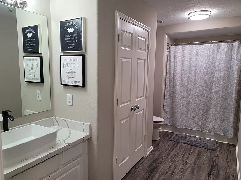 Full Bath for Room 4