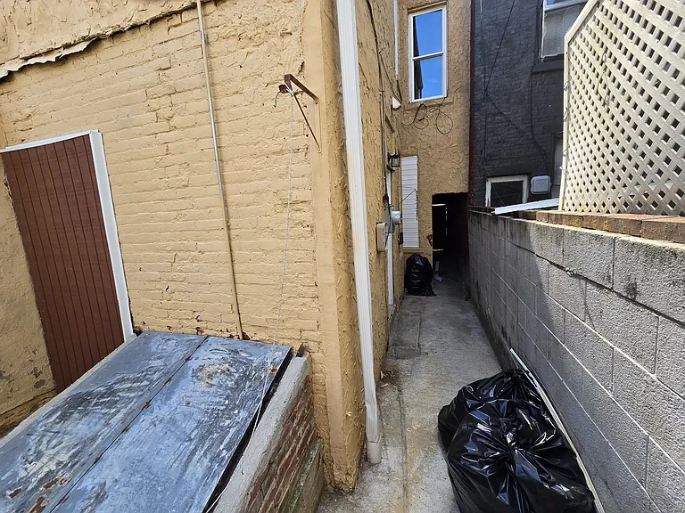 411 Cedar St — Photo 22