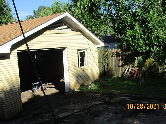 4th image of 1145 N Green St
