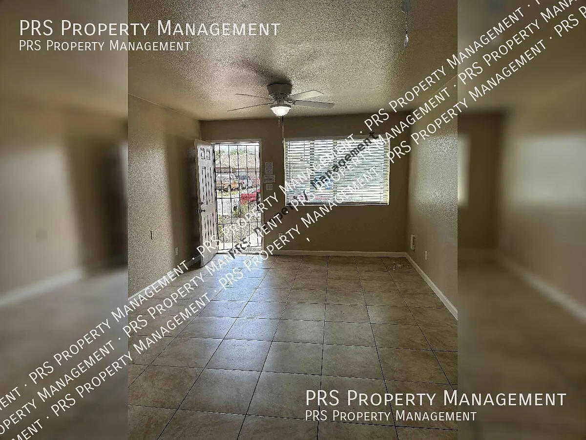 Newly renovated duplex in Mesa! — Photo 4