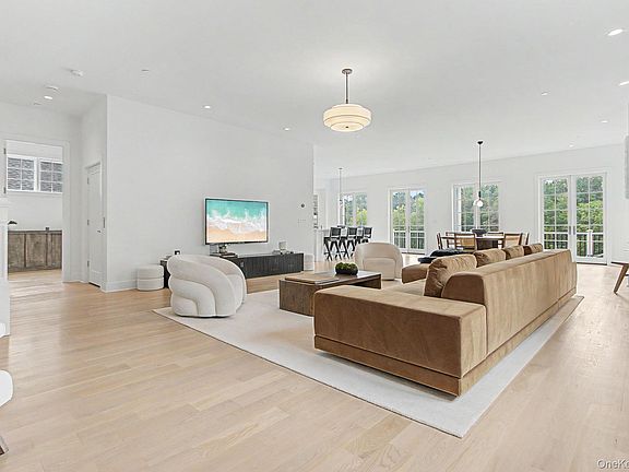 4th image of 8 Jasmine Lane