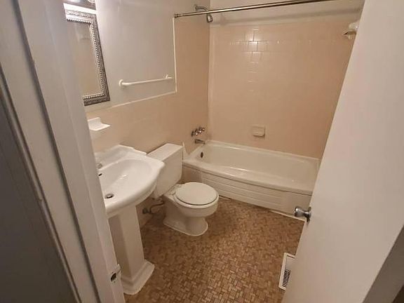 5th image of 5207 Goolsby Ct #A