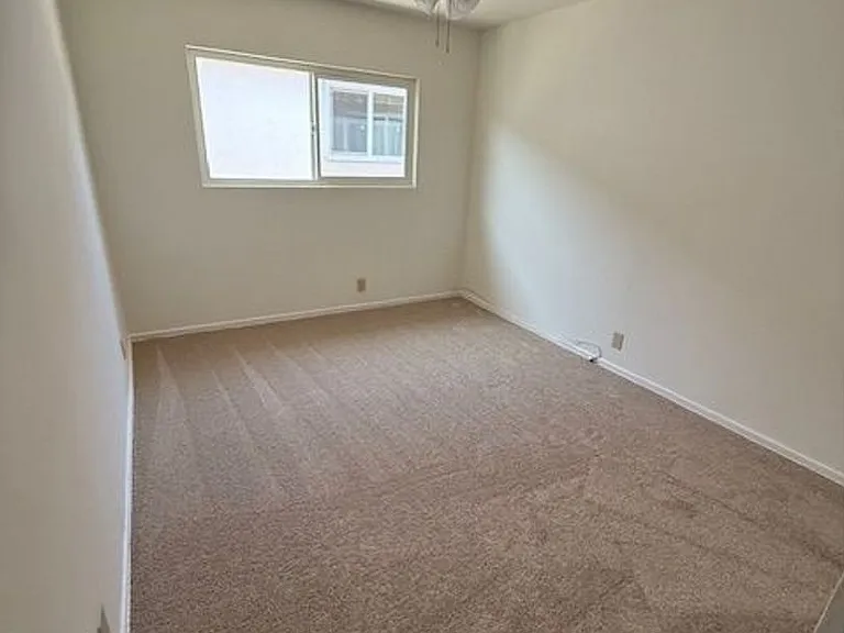 11813 Iowa Ave — Photo 11