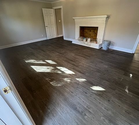 3rd image of 127 Hillcrest St