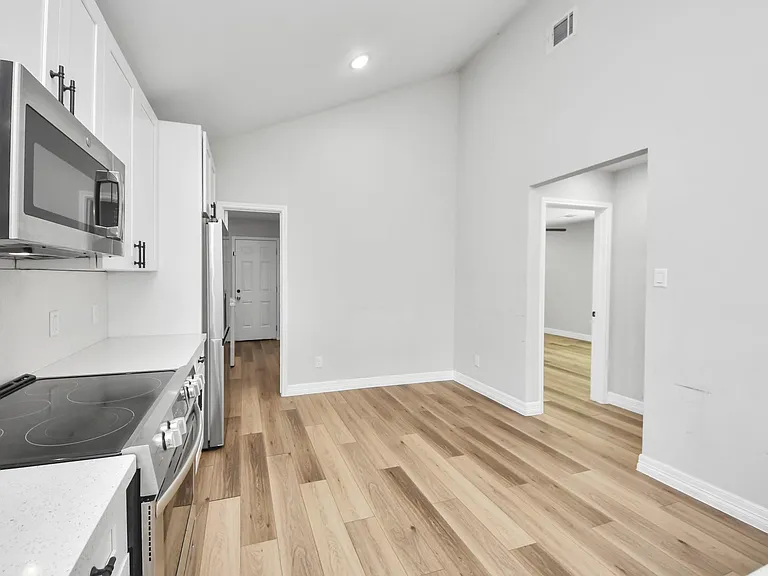 7605 Avenue C — Photo 33