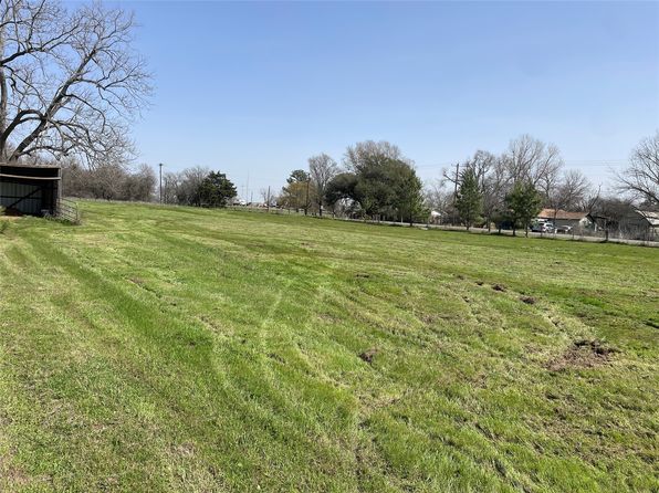 205 W North 6th St, Tehuacana, TX 76686