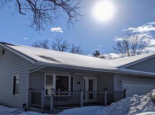 275 13th St, Windom, MN 56101