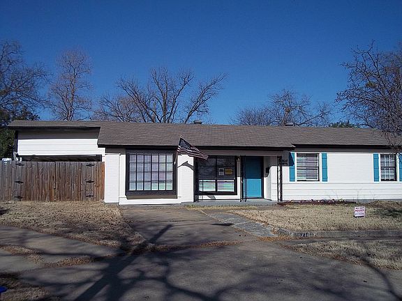 3rd image of 710 Bradley Cir