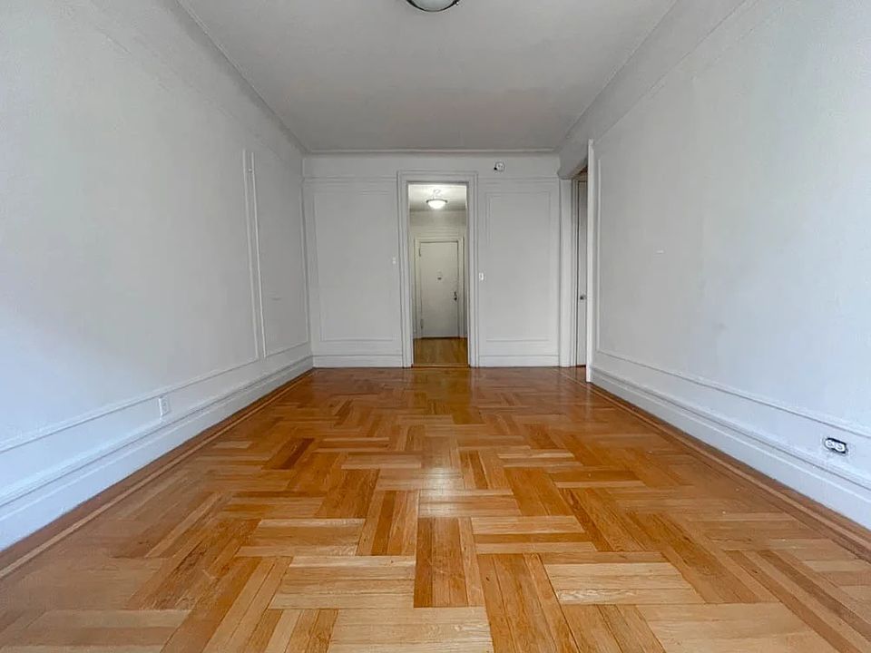 2nd image of 652 W 163rd St #53