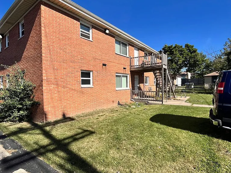 9015 W Thurston Ave — Photo 4