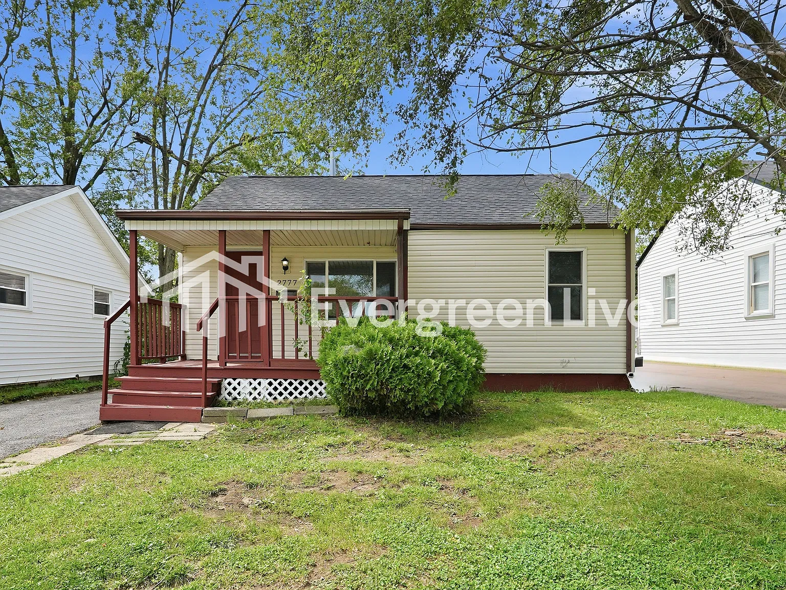 3 bed, 1.0 bath, 1092 sqft, $1,345 — Photo 1
