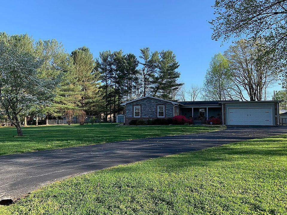 781 West Oak Dr Cookeville 